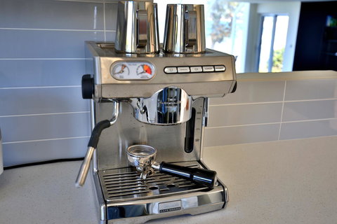 Neptune I Absolute Beachfront I Stunning Views - Sunshine Coast Tourism 9