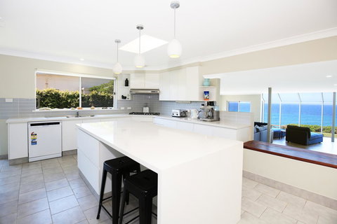 Neptune I Absolute Beachfront I Stunning Views - Sunshine Coast Tourism 10
