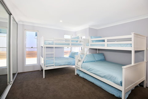 Neptune I Absolute Beachfront I Stunning Views - Sunshine Coast Tourism 17