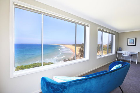 Neptune I Absolute Beachfront I Stunning Views - Sunshine Coast Tourism 13