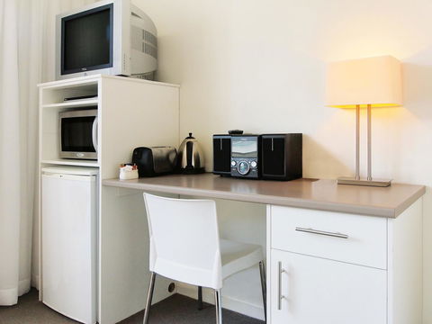 Oaks Nelson Bay Lure Suites - Holiday Sunshine Coast 12