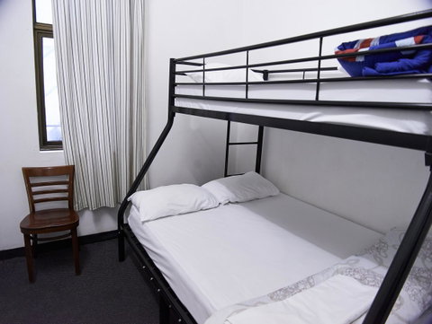 Maze Backpackers - Sydney - Sunshine Coast Tourism 35