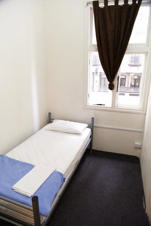 Maze Backpackers - Sydney - Sunshine Coast Tourism 40