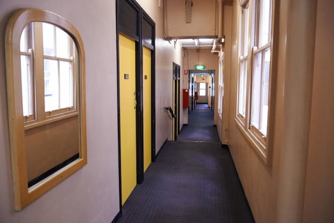 Maze Backpackers - Sydney - Sunshine Coast Tourism 16