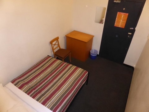 Maze Backpackers - Sydney - Sunshine Coast Tourism 27