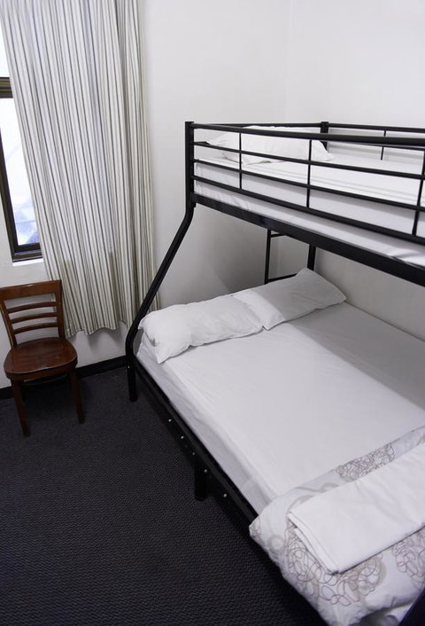 Maze Backpackers - Sydney - Sunshine Coast Tourism 17