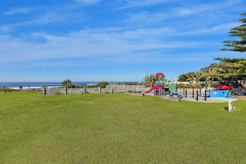 Blue Lagoon Beach Resort - Sunshine Coast Tourism 12