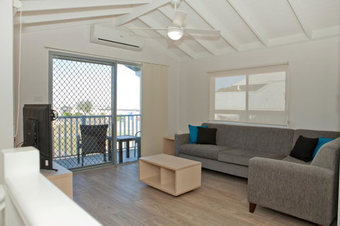 Blue Lagoon Beach Resort - Sunshine Coast Tourism 25