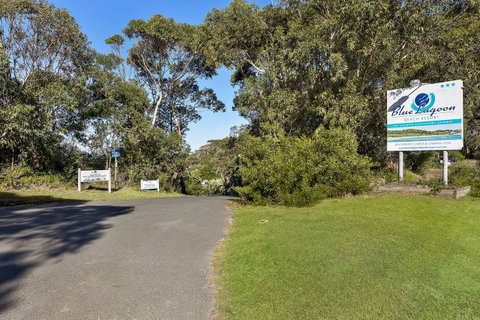 Blue Lagoon Beach Resort - Sunshine Coast Tourism 2