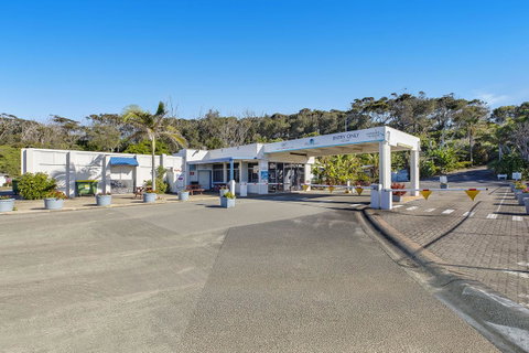 Blue Lagoon Beach Resort - Sunshine Coast Tourism 11
