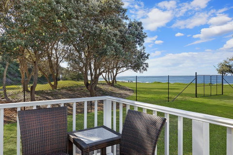 Blue Lagoon Beach Resort - Sunshine Coast Tourism 6