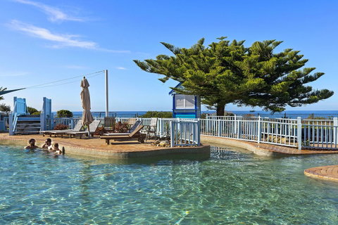 Blue Lagoon Beach Resort - Sunshine Coast Tourism 4