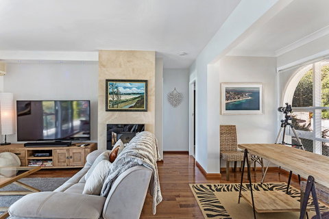 Phuza Maningi 17 Myan Close - Sunshine Coast Tourism 5