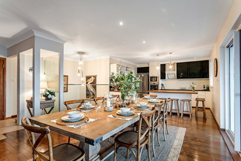 Phuza Maningi 17 Myan Close - Sunshine Coast Tourism 7