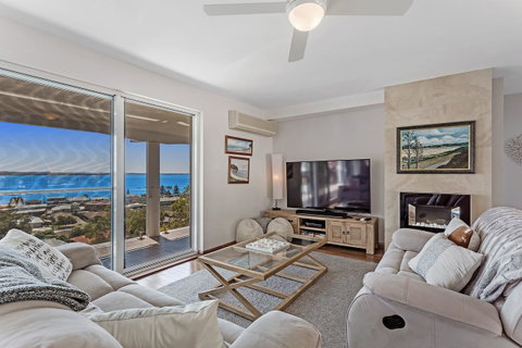 Phuza Maningi 17 Myan Close - Sunshine Coast Tourism 4
