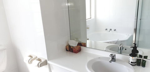 Marina Resort - Sunshine Coast Tourism 19