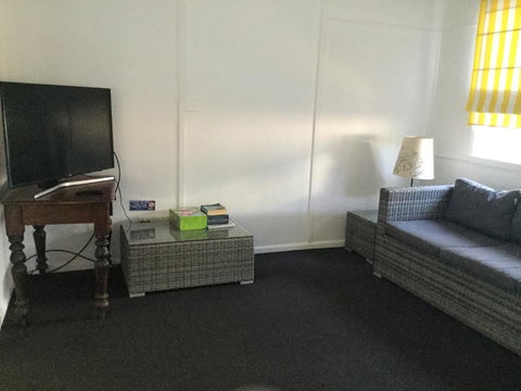 Hat Head Beach Cottage 1 - Holiday Sunshine Coast 17