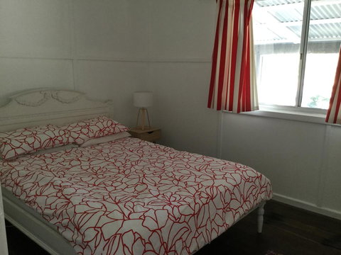 Hat Head Beach Cottage 1 - Holiday Sunshine Coast 10