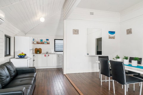 Club Byron Accommodation - Sunshine Coast Tourism 19