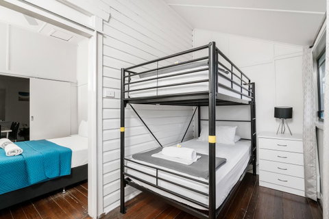 Club Byron Accommodation - Sunshine Coast Tourism 13