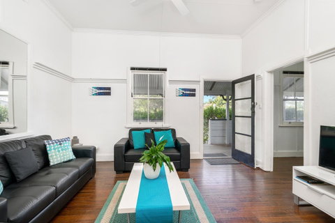 Club Byron Accommodation - Sunshine Coast Tourism 20