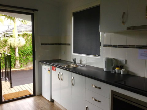 Club Byron Accommodation - Sunshine Coast Tourism 5