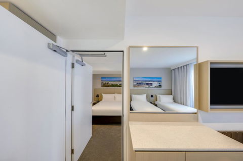 Travelodge Hotel Sydney Airport - Sunshine Coast Tourism 2