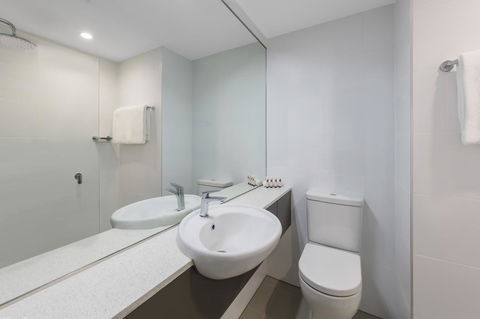 Travelodge Hotel Sydney Airport - Sunshine Coast Tourism 25