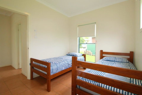 Anglesea, 17 Hodgson Street - Sunshine Coast Tourism 8