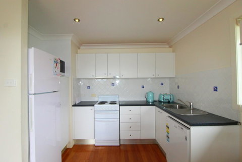 Anglesea, 17 Hodgson Street - Sunshine Coast Tourism 3