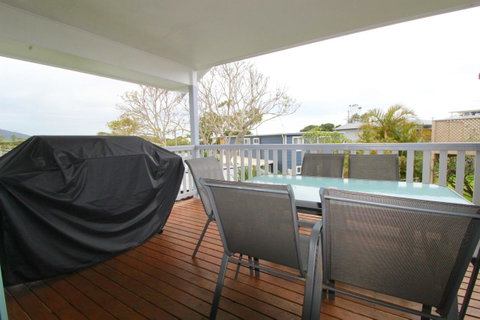 Anglesea, 17 Hodgson Street - Sunshine Coast Tourism 6