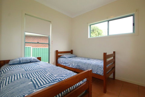 Anglesea, 17 Hodgson Street - Sunshine Coast Tourism 11