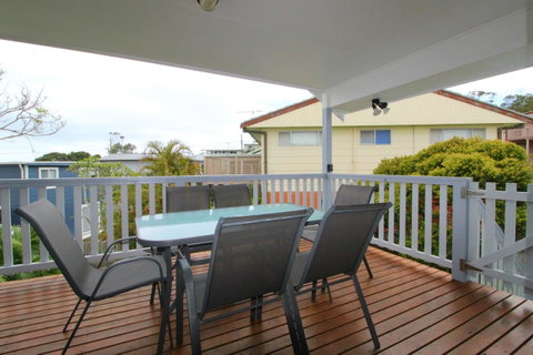 Anglesea, 17 Hodgson Street - Sunshine Coast Tourism 5