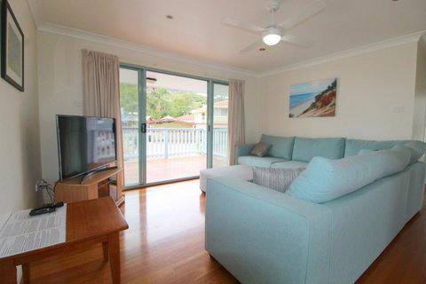 Anglesea, 17 Hodgson Street - Sunshine Coast Tourism 2