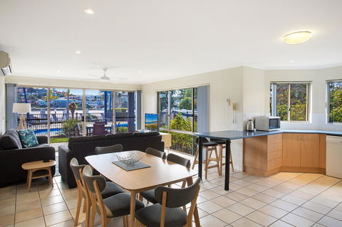 Sails Luxury Apartments Merimbula - Sunshine Coast Tourism 13