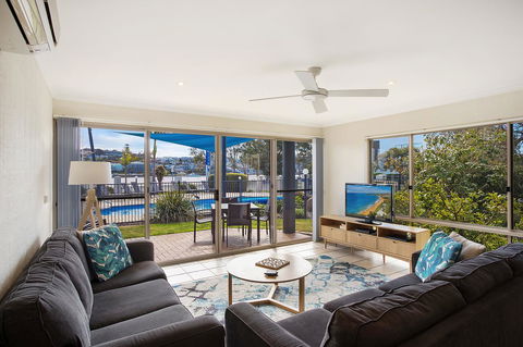 Sails Luxury Apartments Merimbula - Sunshine Coast Tourism 14
