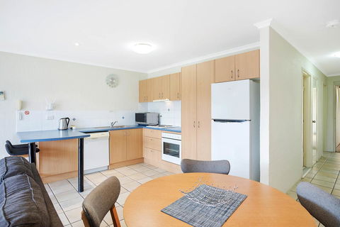 Sails Luxury Apartments Merimbula - Sunshine Coast Tourism 41