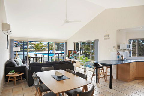 Sails Luxury Apartments Merimbula - Sunshine Coast Tourism 39