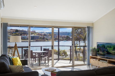 Sails Luxury Apartments Merimbula - Sunshine Coast Tourism 3