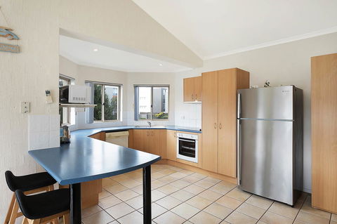 Sails Luxury Apartments Merimbula - Sunshine Coast Tourism 43