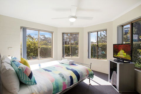 Sails Luxury Apartments Merimbula - Sunshine Coast Tourism 8