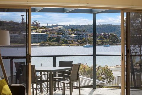 Sails Luxury Apartments Merimbula - Sunshine Coast Tourism 2