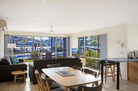 Sails Luxury Apartments Merimbula - Sunshine Coast Tourism 11