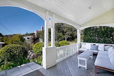 Holiday Home Fairy Bower Road Manly FAB05 - Holiday Sunshine Coast 0