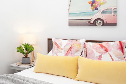 Stylish Apartment With Garage Near Bondi Beach - Holiday Sunshine Coast 5