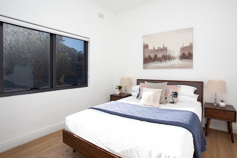 Stylish Apartment With Garage Near Bondi Beach - Holiday Sunshine Coast 1