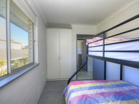 45 Wharf Street - Whole House - Sunshine Coast Tourism 4