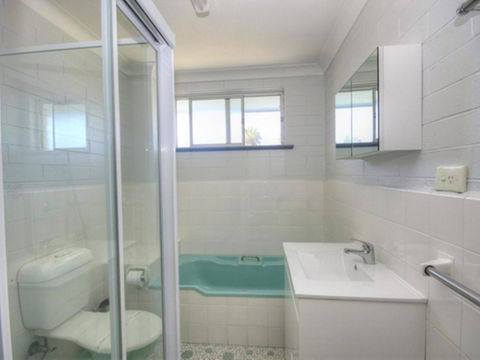 45 Wharf Street - Whole House - Sunshine Coast Tourism 6