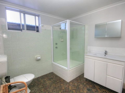 45 Wharf Street - Whole House - Sunshine Coast Tourism 8