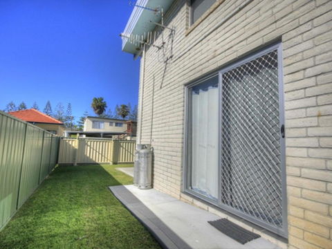 45 Wharf Street - Whole House - Sunshine Coast Tourism 5